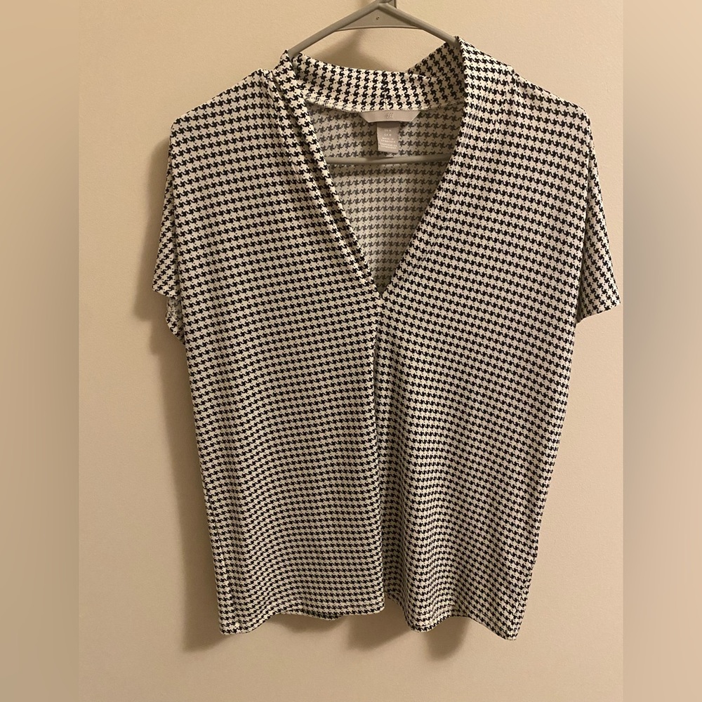 H&M Blouse - Picture 2 of 2